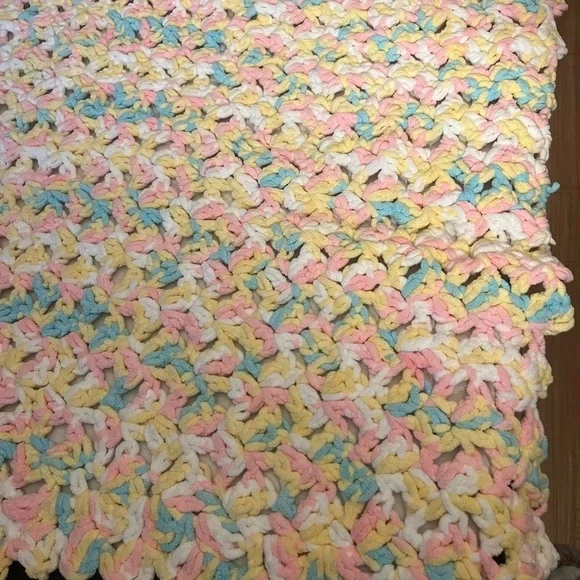Infant Crochet Baby newborn Pastel pink blue yellow Chunky Knit Throw Blanket.